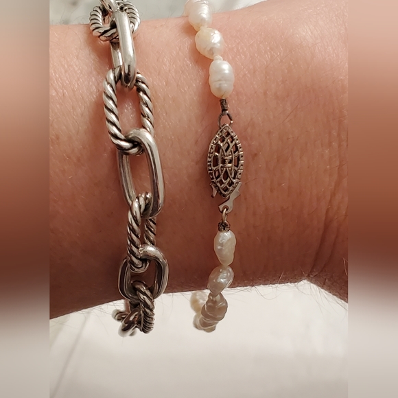 Vintage Sterling Silver and Freshwater Pearl Bracelet - Picture 9 of 10